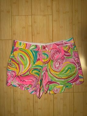 Lilly Pulitzer Buttercup Scallop Shorts